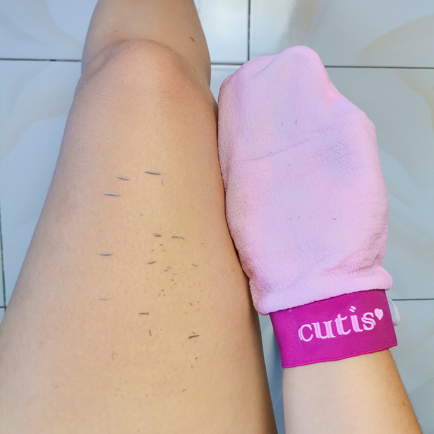 Cutis Luv Exfoliating Glove (Buy 2, Take 2)